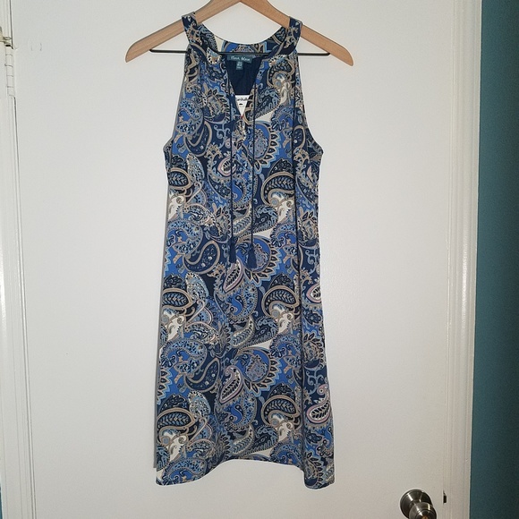 Patterned Dress - Picture 2 of 4